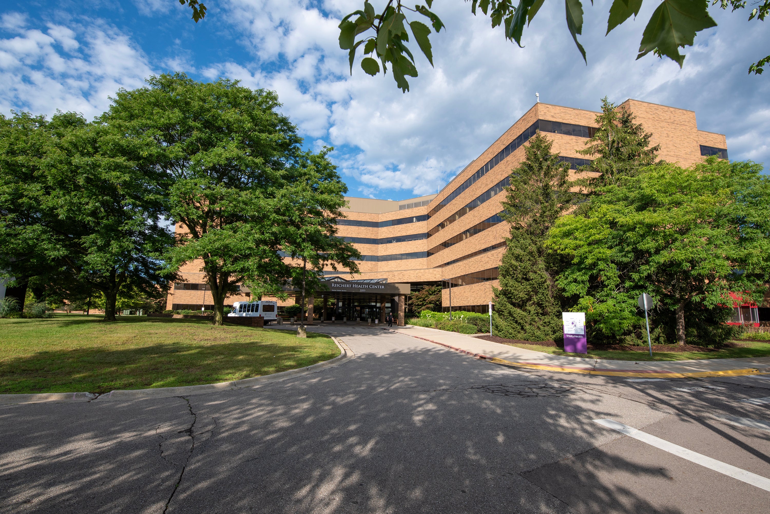 Exterior of Ann Arbor Reichert Medical Center