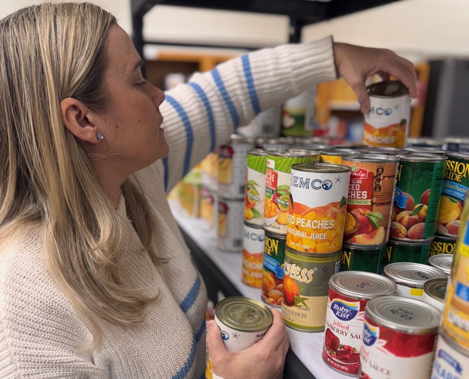 Autumn sorts canned food