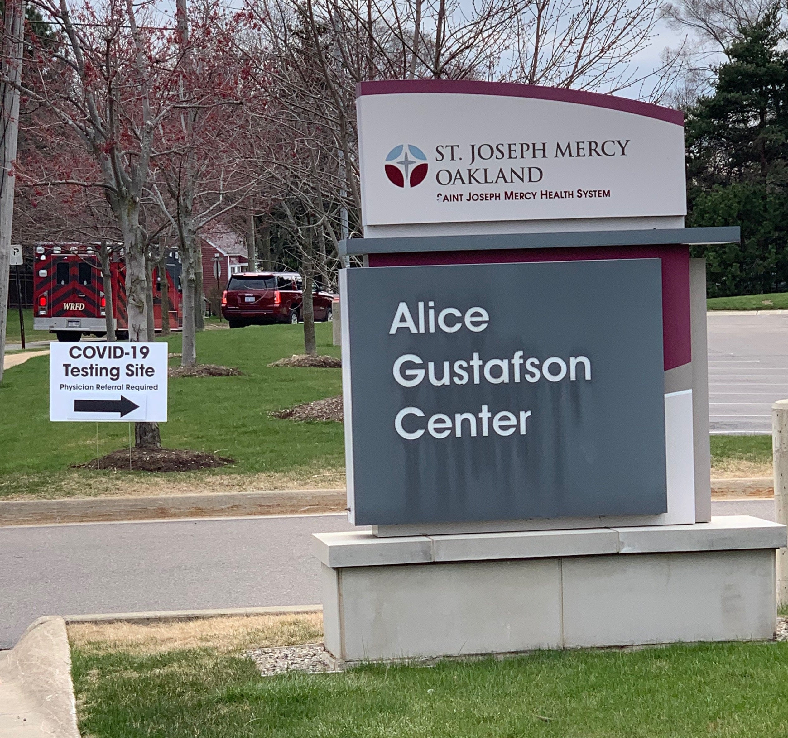St. Joseph Mercy Oakland offers COVID-19 testing center, updates screening near Emergency Department entrance